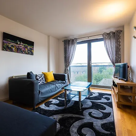 Beautiful And Spacious 2-bed In Apartment