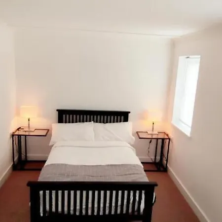 Surrey Quays Residency - Serviced