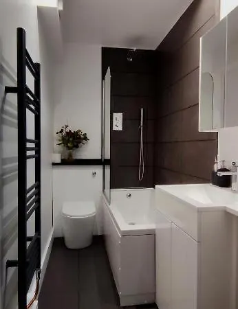 Surrey Quays Residency - Serviced Guest house London