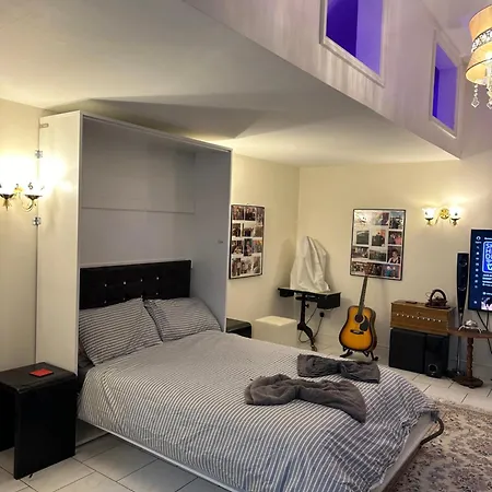 Amazing Gantshill Annexe & Free Parking Apartment *