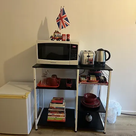 Modern, Large Independent With En-suite Bathroom In Private Owned London