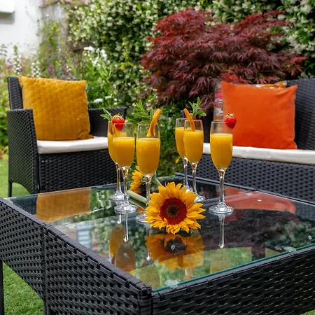Off The Shard Xxl Design Family House With Garden * London