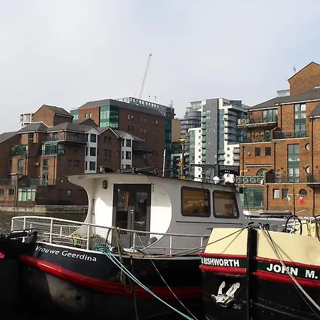 Canary Wharf Apartment