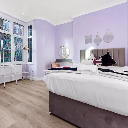 Amazing 2 Bedroom Flat In