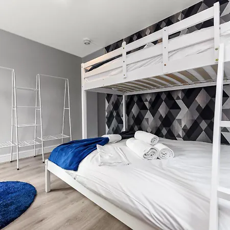 Amazing 2 Bedroom Flat In