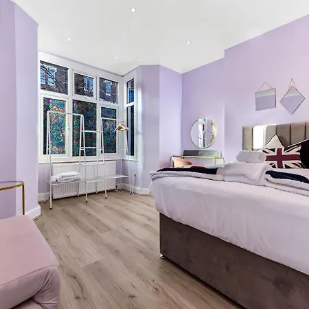 Amazing 2 Bedroom Flat In