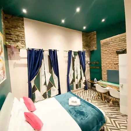 Big House With En-suites A Big Garden And Hot-tub Near Tower Bridge Villa London