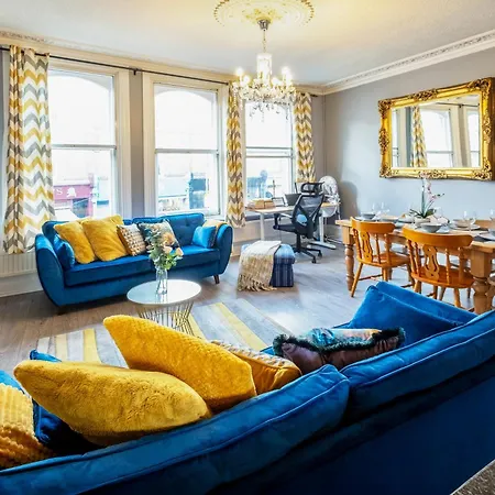 Stylish & Cosy 3bdr In Fulham With Roof Terrace *