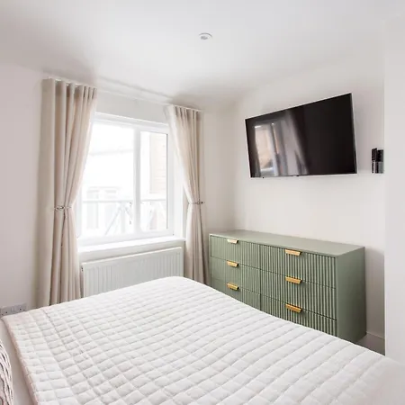 2 Bedroom In Covent Garden Sleeps 6 *