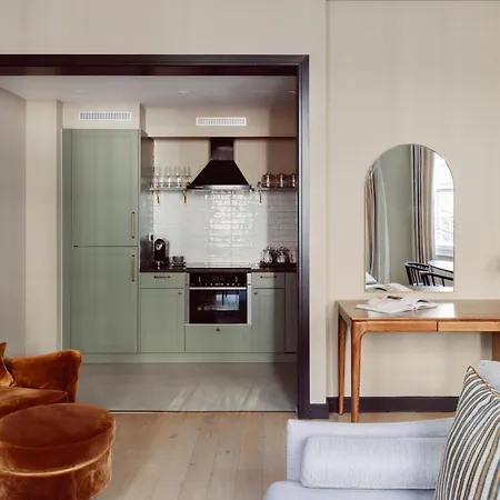 Native Kings Wardrobe, St Pauls Aparthotel London