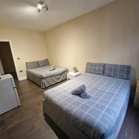 Affordable In Shared Flat, Bridge * London