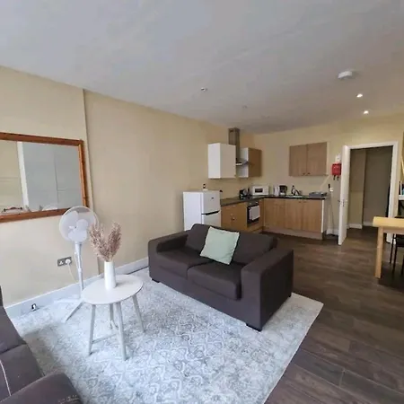 Affordable In Shared Flat, Bridge London
