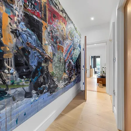 Trendy 2 Bed Flat In Greenwich With Car Parking London