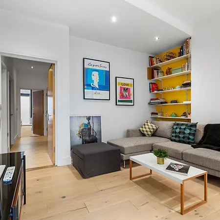 Apartment Trendy 2 Bed Flat In Greenwich With Car Parking