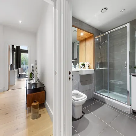 Trendy 2 Bed Flat In Greenwich With Car Parking Apartment *