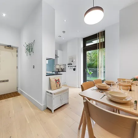 Apartment Trendy 2 Bed Flat In Greenwich With Car Parking