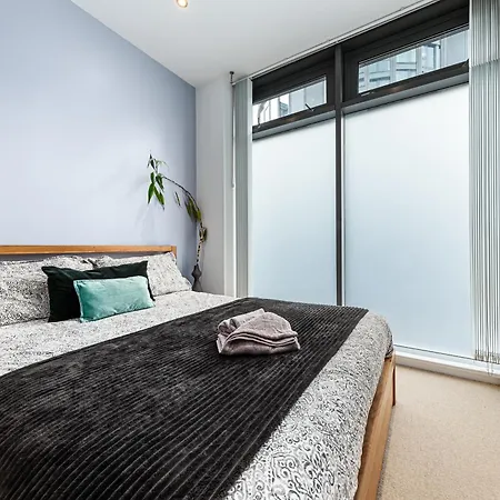 Apartment Trendy 2 Bed Flat In Greenwich With Car Parking *