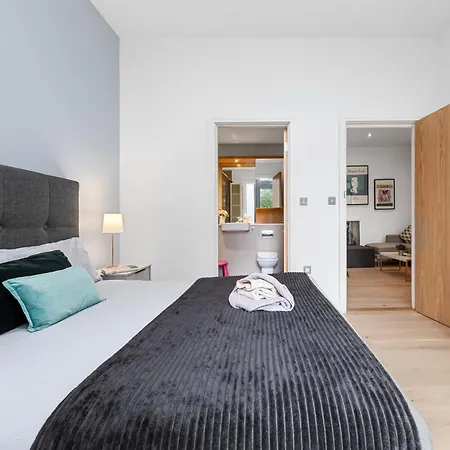 Trendy 2 Bed Flat In Greenwich With Car Parking Apartment *