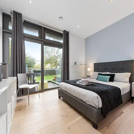Apartment Trendy 2 Bed Flat In Greenwich With Car Parking