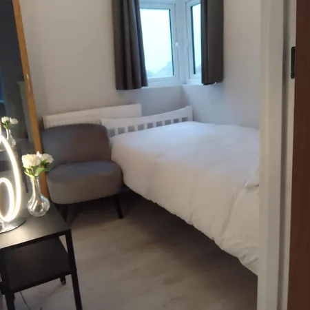 Holiday home Highfield With Free Parkings, Surbiton, Kingston Upon Thames, Surrey, Greater London , Uk Surbiton
