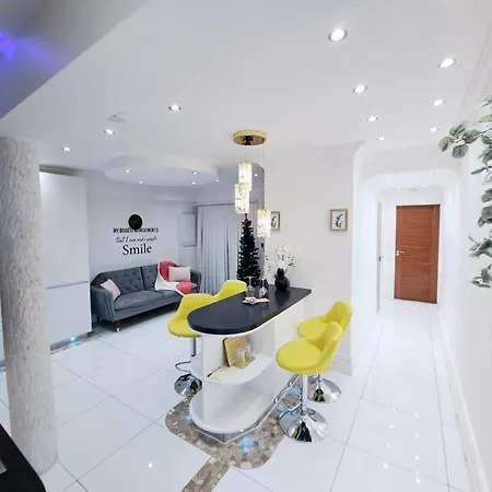 Elegant 2 Bed Garden Flat, London, Paddington! Apartment London