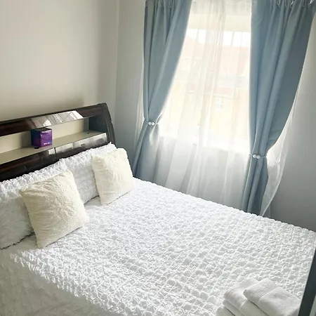 2 Double Bedroom In Edgware, London شقة *