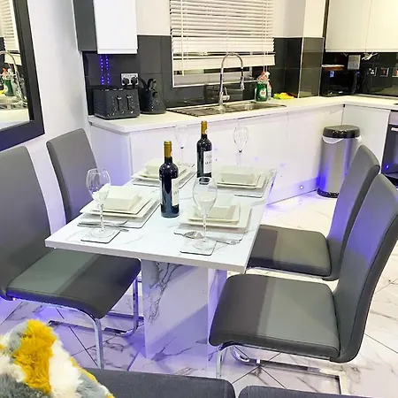 2 Double Bedroom In Edgware, London إدجوير