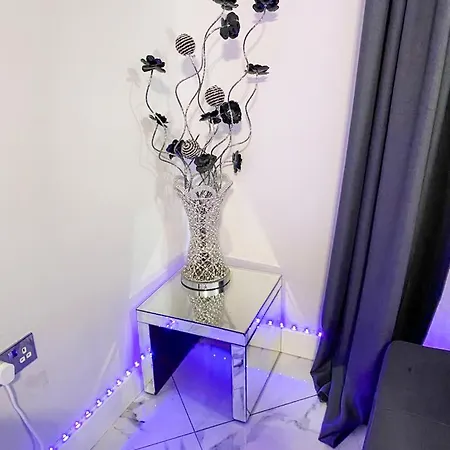 2 Double Bedroom In Edgware, London شقة
