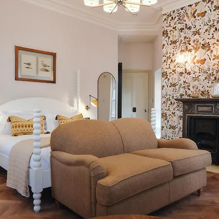 Värdshus The Black Lion Pub & Boutique 3*