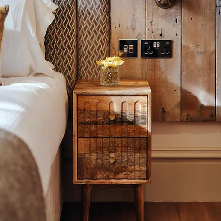 The Black Lion Pub & Boutique 3* London