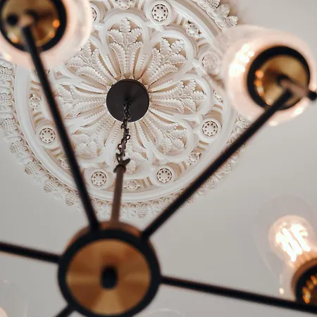 The Black Lion Pub & Boutique 3* London