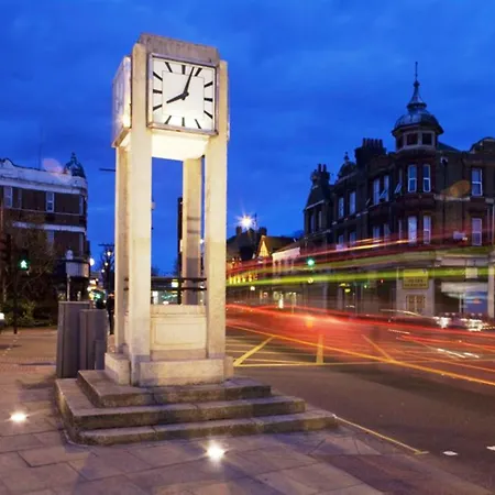 Travelstop #london-ealing *