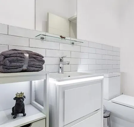 Harley Street Luxury Snug