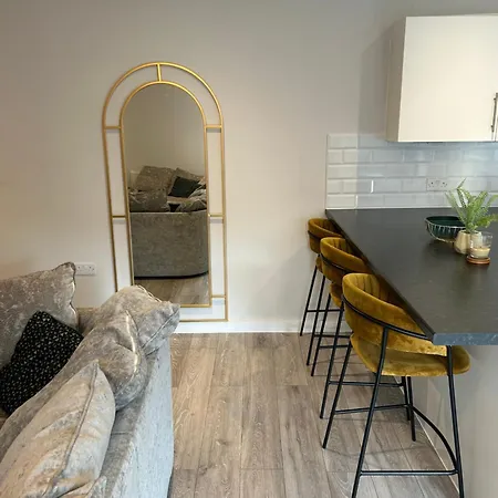 Stylish Meets Luxury! 2 Bed 2 Bath Family Apartment *
