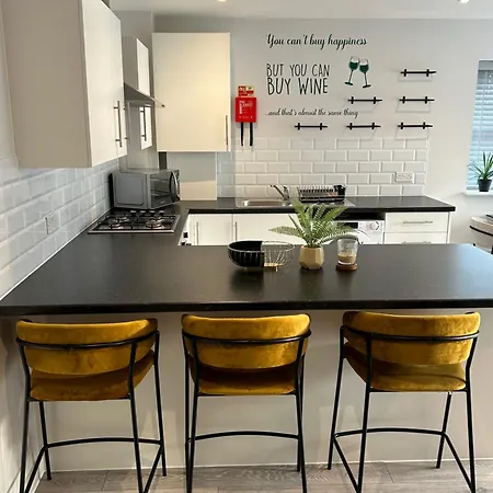 Apartment Stylish Meets Luxury! 2 Bed 2 Bath Family *