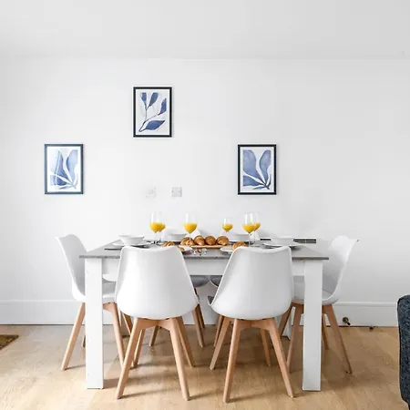 King's Cross - 2br With Terrace - Cityapartmentstay *