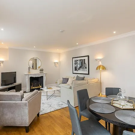 Astonishing Flats Near Mayfair & Piccadilly Circus لندن