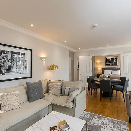 Astonishing Flats Near Mayfair & Piccadilly Circus شقة