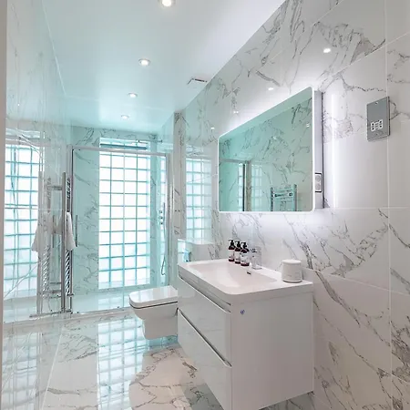 Astonishing Flats Near Mayfair & Piccadilly Circus شقة *