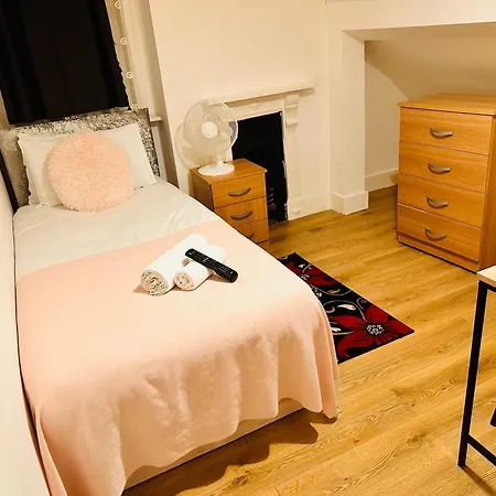 Victorian Woods Bed & Breakfast London
