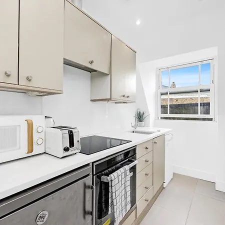 Loft Aartment Short Term & Flexible Renting Hackney With Free Wifi & Balcony *