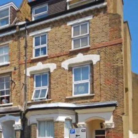 Stylish 2 Bed Apartment-zone 2 - 10 Minutes To The Heart Of London- Sleeps Up 8 Lejlighed London