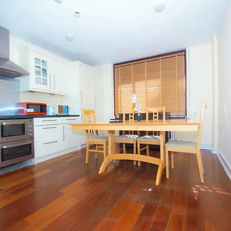 Victorian Woods Bed & Breakfast London