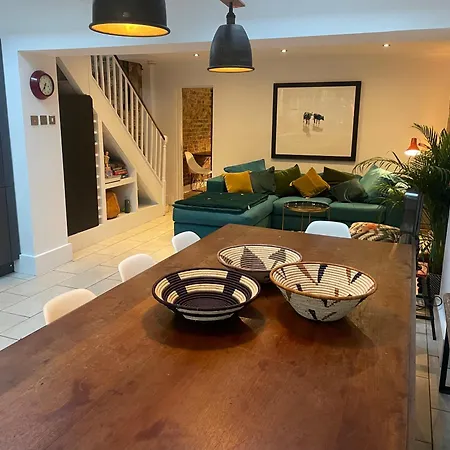 Beautiful Victorian House, Sleeps 12