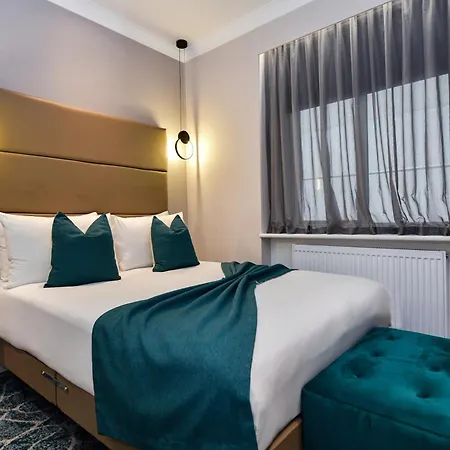 Queens Park Premier Hyde Park 酒店 4*