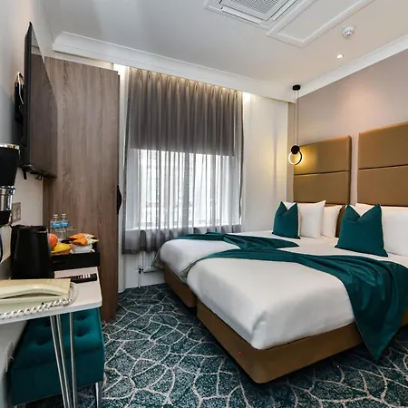 Queens Park Premier Hyde Park 4* 伦敦