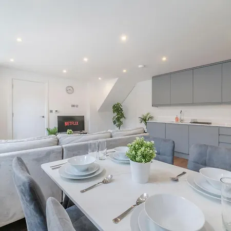 Modern - 2 Bedrooms 2 Bath - Battersea, Vauxhall & Nine Elms Station Apartmán *