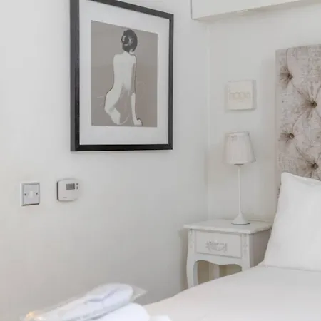 Chic 2bd Flat - 5 Minutes From Marylebone