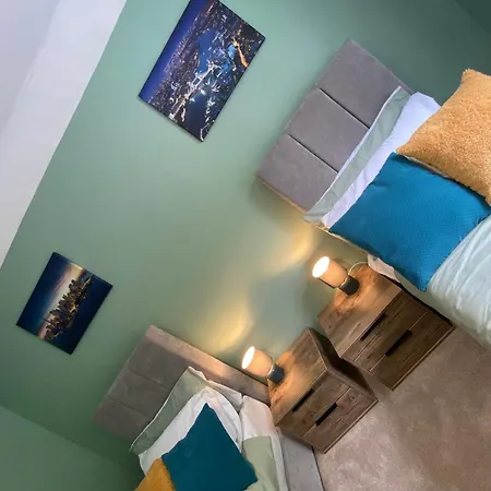 Special Offers, Sleeps 5, Hanwell, London W7, Free Parking Greenford (Greater London)