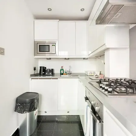 Lovely One Bedroom In The Heart Of Apartment